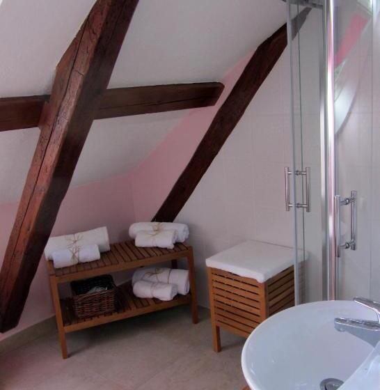 민박 Willa W Ogrodzie