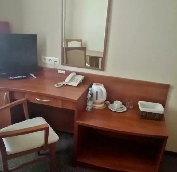 Hotelli I Restauracja Borowianka