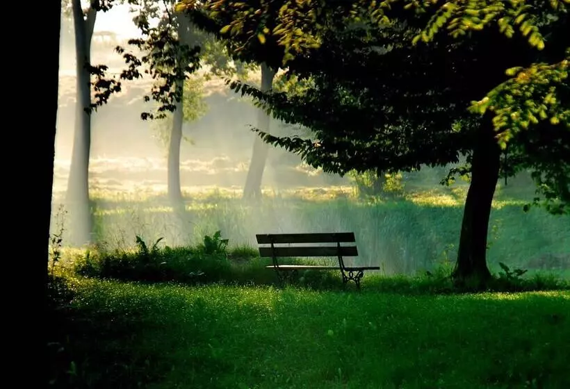 Hotelli Dwór Kombornia   Folwark