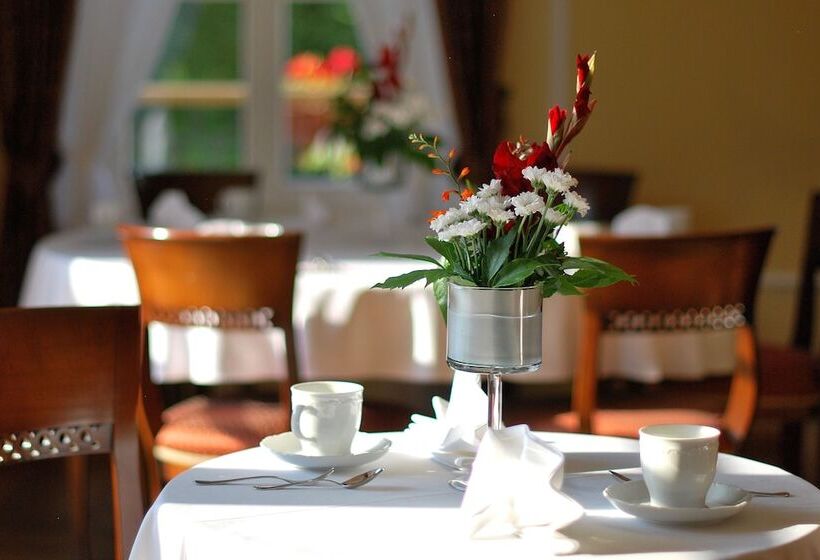 酒店 Dwór Kombornia   Folwark