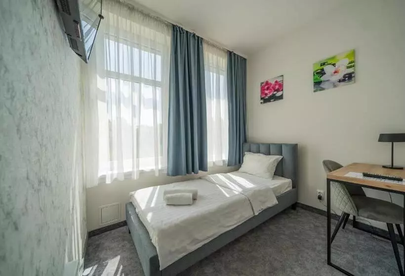 ホテル Kelman Inn Global Nowa Sól