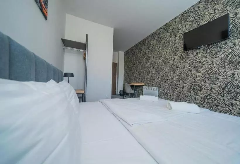 ホテル Kelman Inn Global Nowa Sól