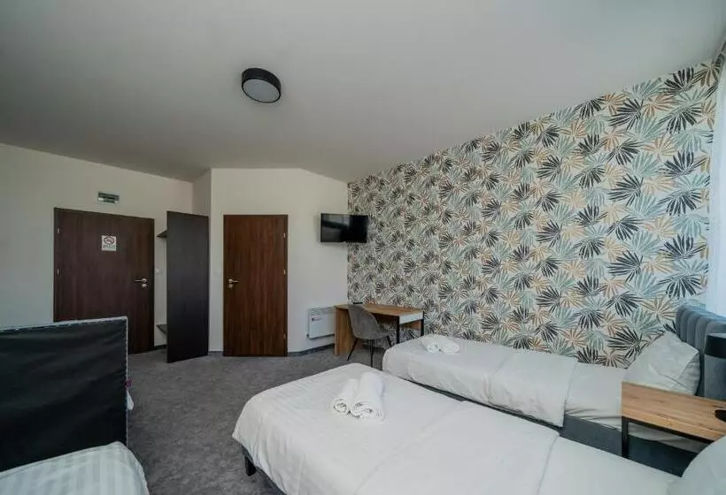 ホテル Kelman Inn Global Nowa Sól