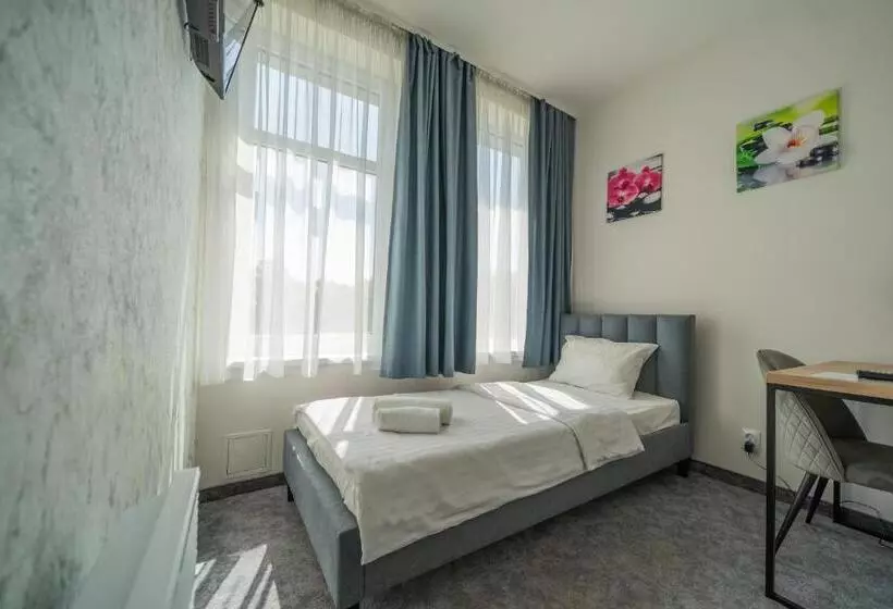 ホテル Kelman Inn Global Nowa Sól