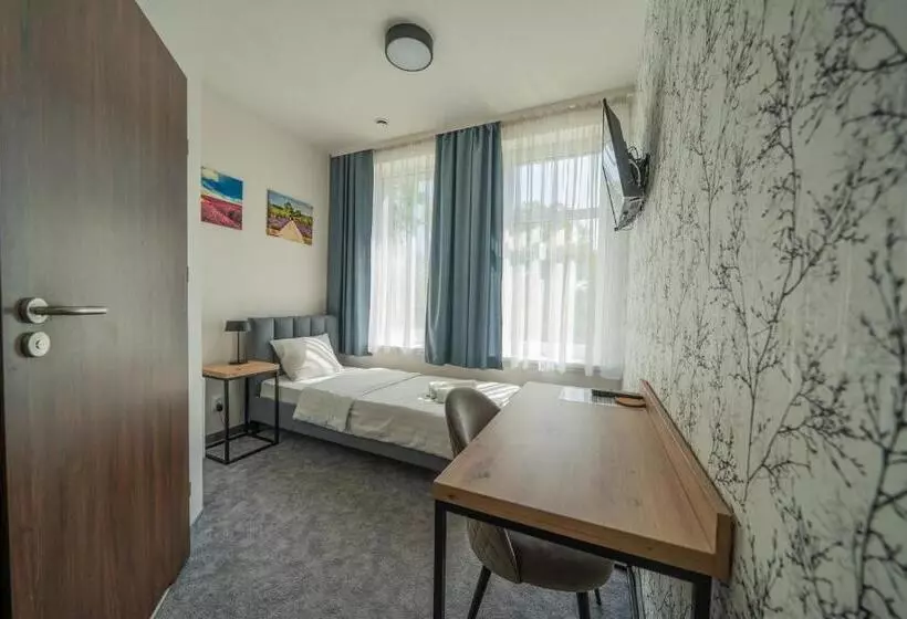 ホテル Kelman Inn Global Nowa Sól