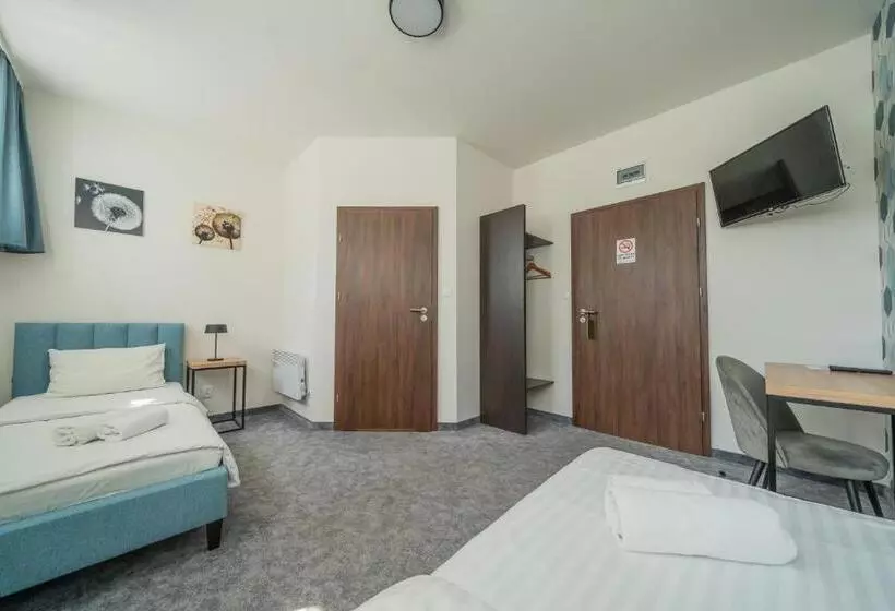 ホテル Kelman Inn Global Nowa Sól