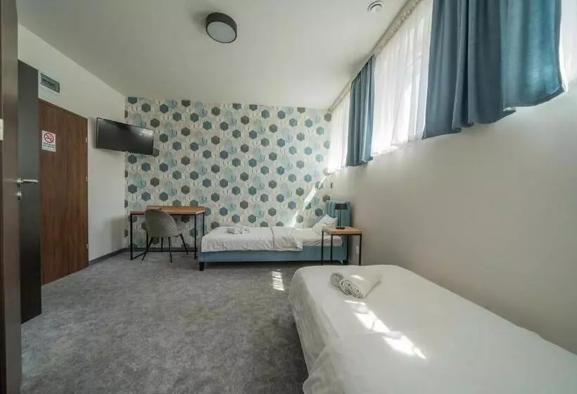 ホテル Kelman Inn Global Nowa Sól