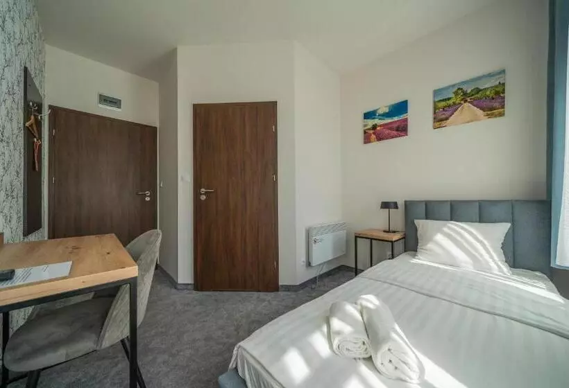 ホテル Kelman Inn Global Nowa Sól