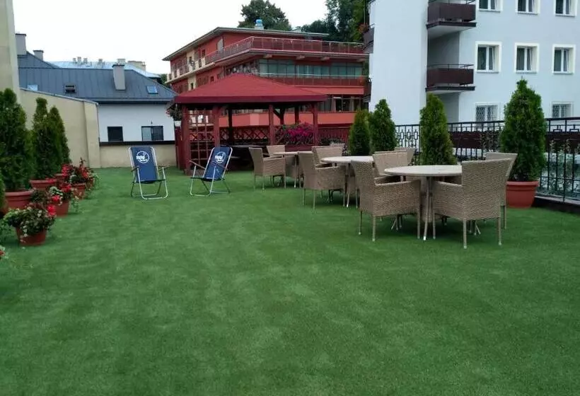 هتل Nat Krynica Zdrój