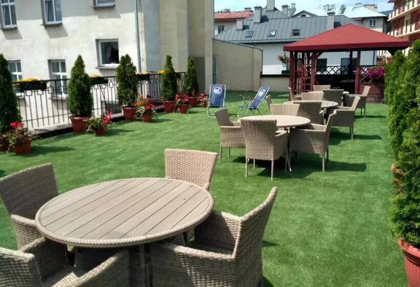 هتل Nat Krynica Zdrój