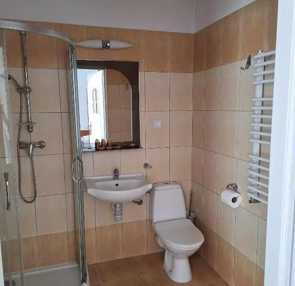 هتل Nat Krynica Zdrój