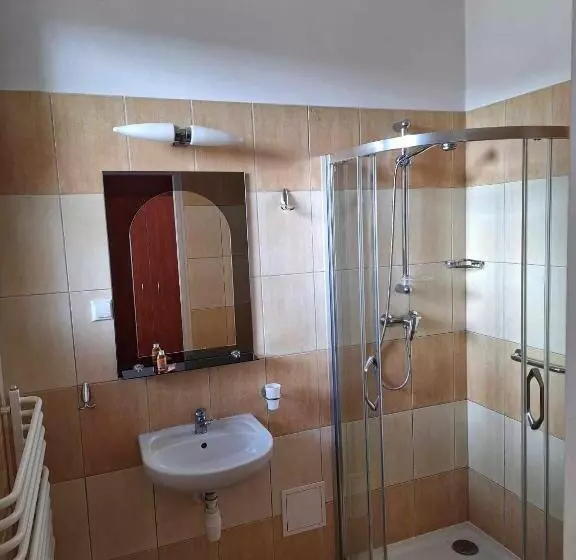 هتل Nat Krynica Zdrój