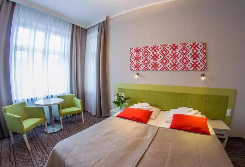 هتل Nat Krynica Zdrój