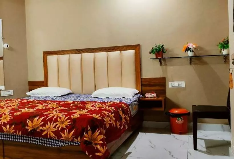 ユースホステル Avyan Villa    Studio Rooms For Family, Couples, Corporate Guests    Jalandhar Cantt, Ramamandi