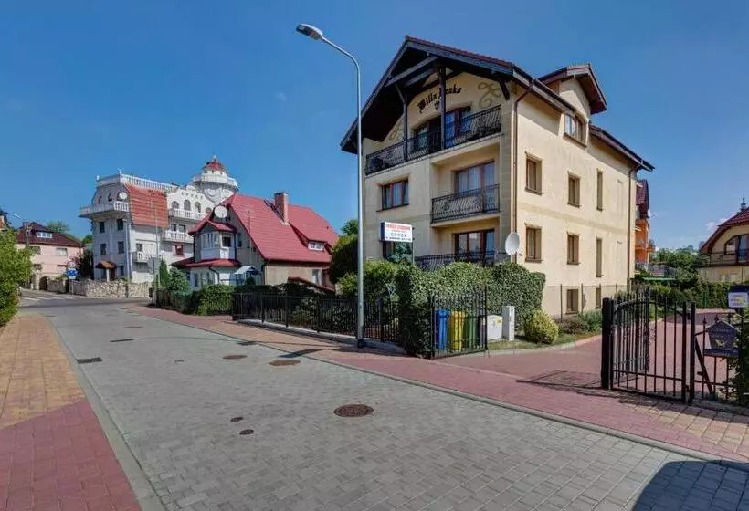 تختخواب و صبحانه Willa Drako