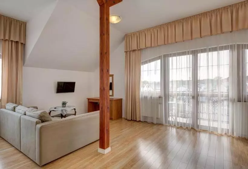 تختخواب و صبحانه Willa Drako