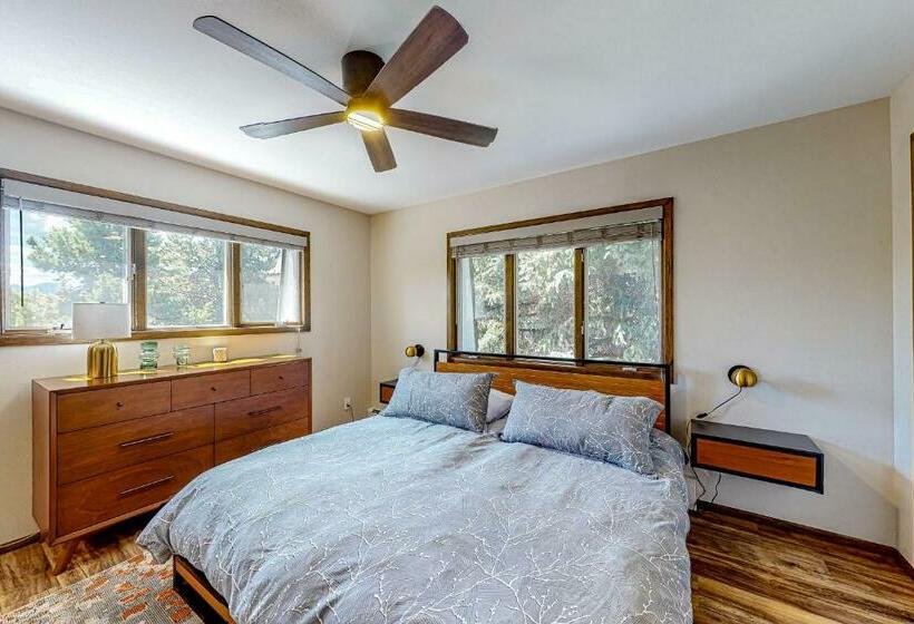 Hotel Downtown Hideaway