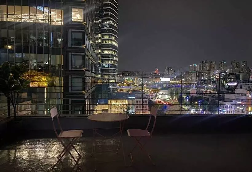 هتل Less Seoul