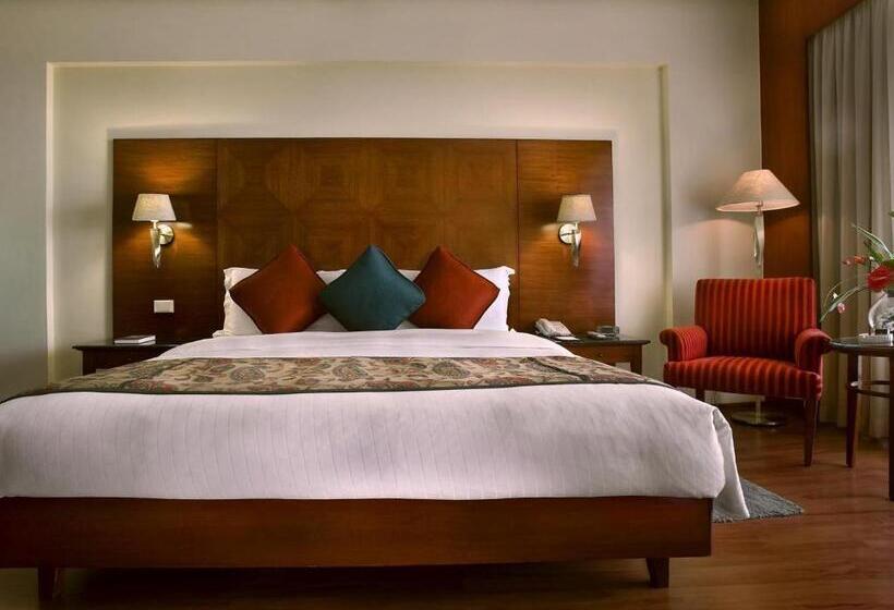 Fabhotel Grand Villa