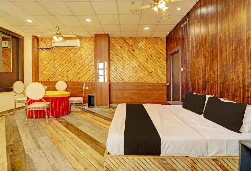 Fabhotel Grand Villa