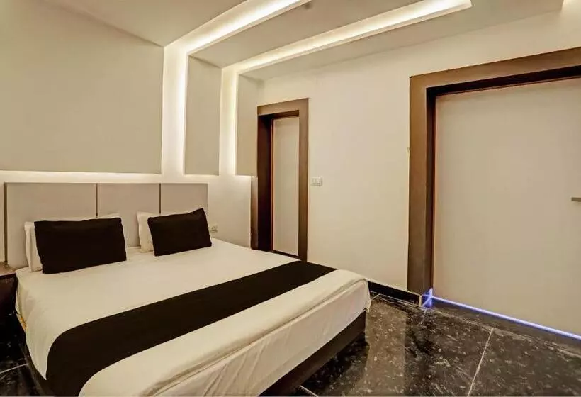 Fabhotel Grand Villa