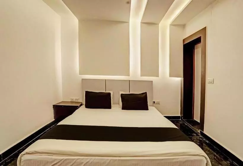 Fabhotel Grand Villa