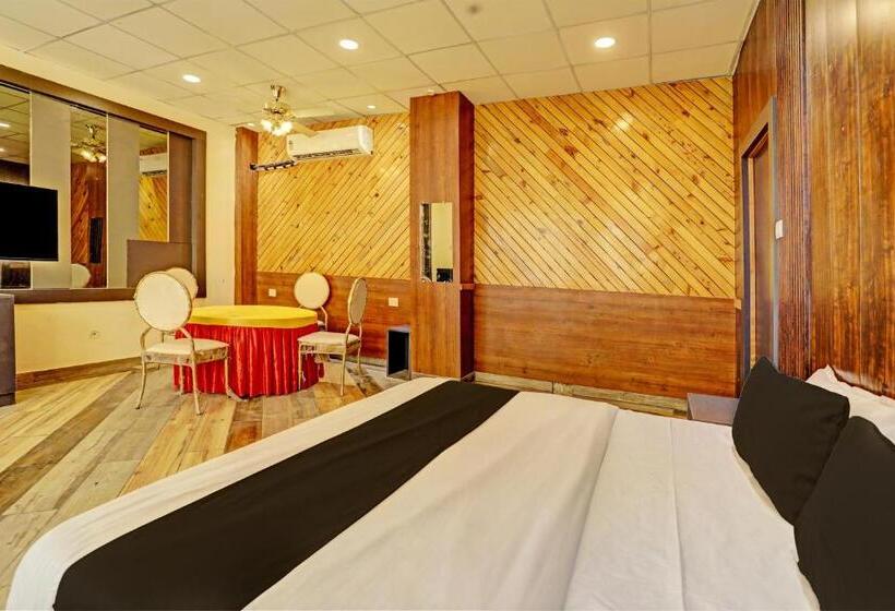 Fabhotel Grand Villa