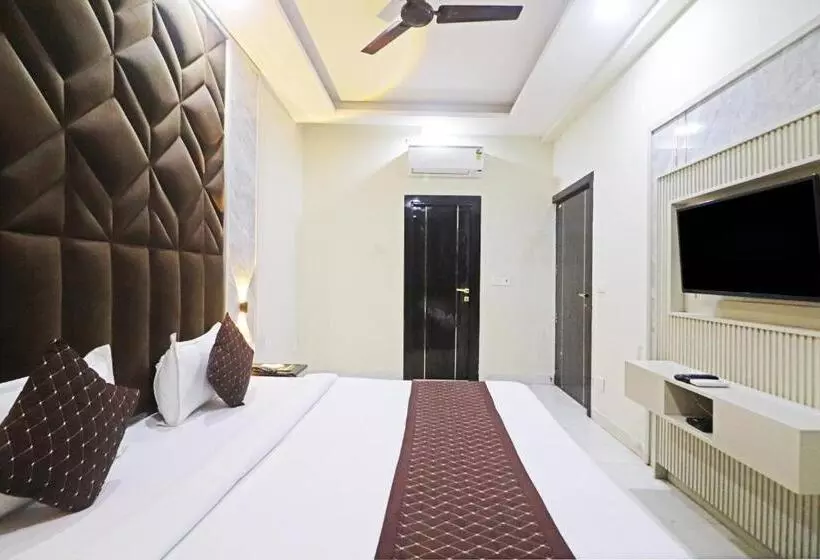 Fabhotel Grand Villa
