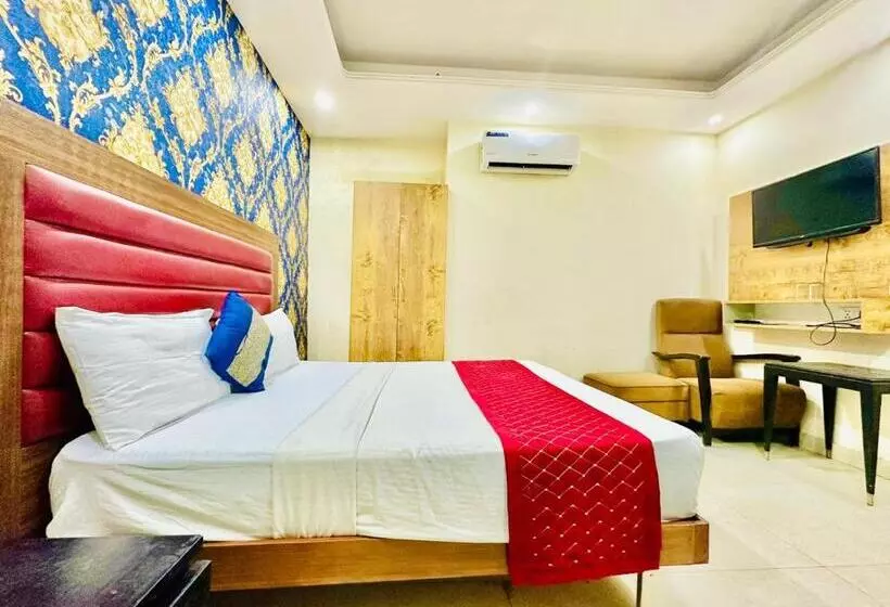 Fabhotel Grand Villa