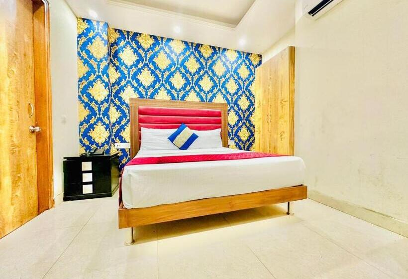 Fabhotel Grand Villa