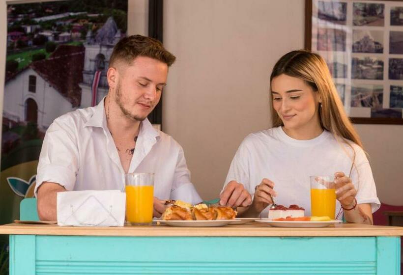 هتل Reventazón Orosi