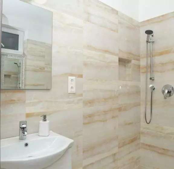 ペンション Andoravendégház   Villány