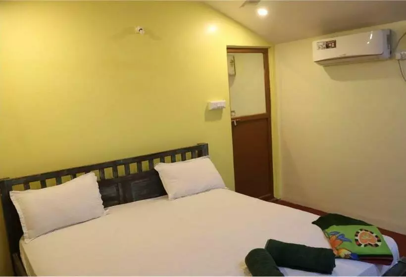 پانسیون Kamaxi Beach Resort Polem