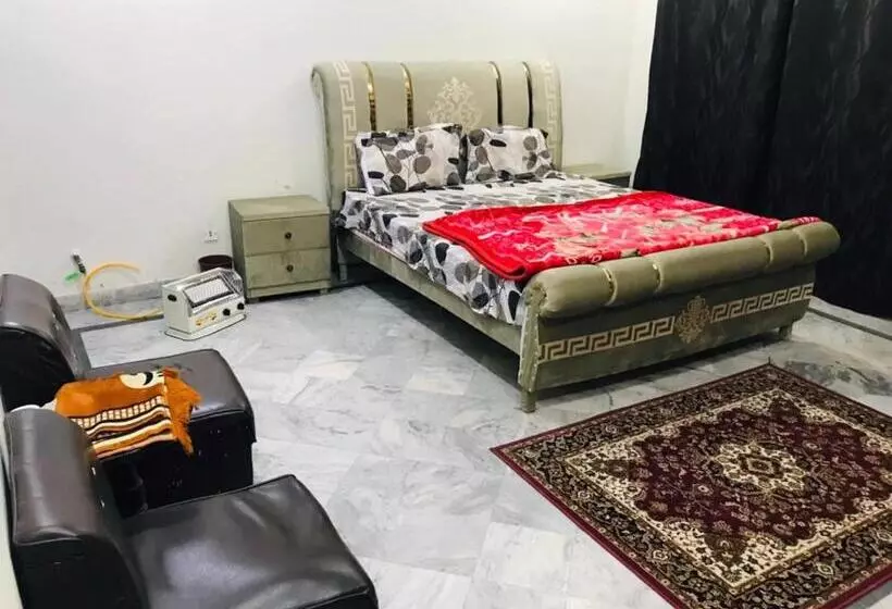 پانسیون Kashee S Lodges 2