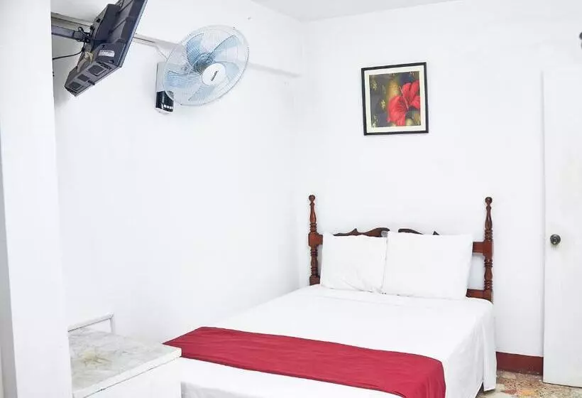 پانسیون Titchfield Guest House