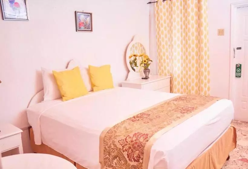 پانسیون Titchfield Guest House