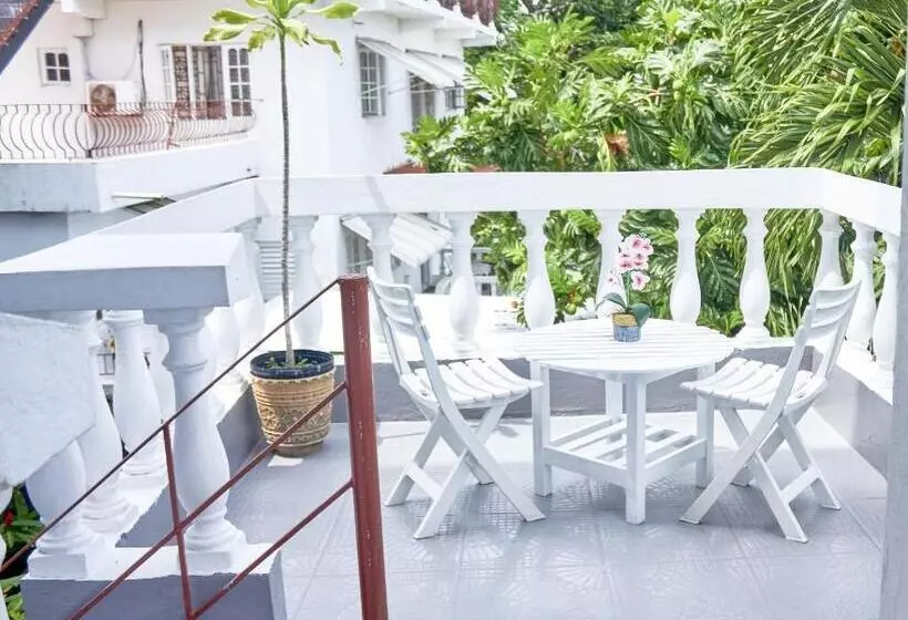 پانسیون Titchfield Guest House