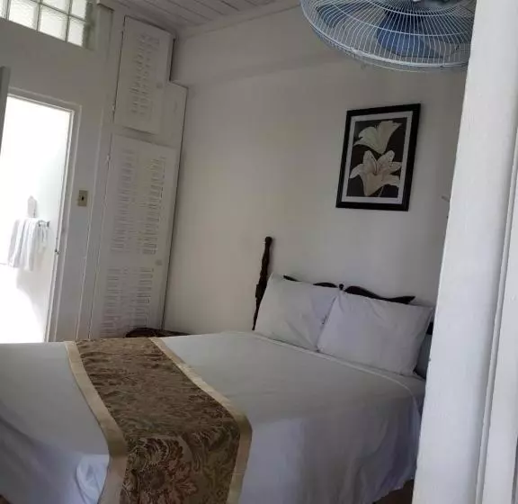 پانسیون Titchfield Guest House