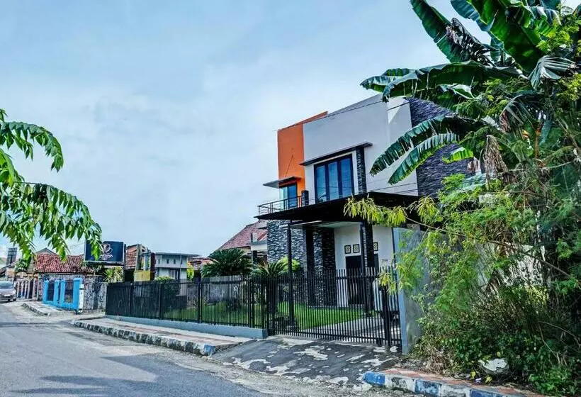 Capital O 92187 Hotel Sekar Sunja