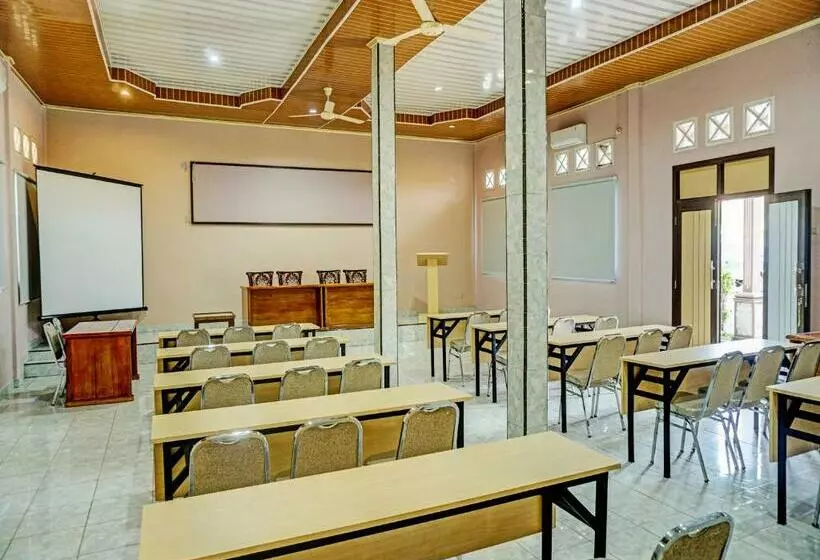 Capital O 92187 Hotel Sekar Sunja