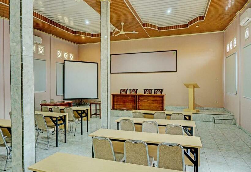 Capital O 92187 Hotel Sekar Sunja