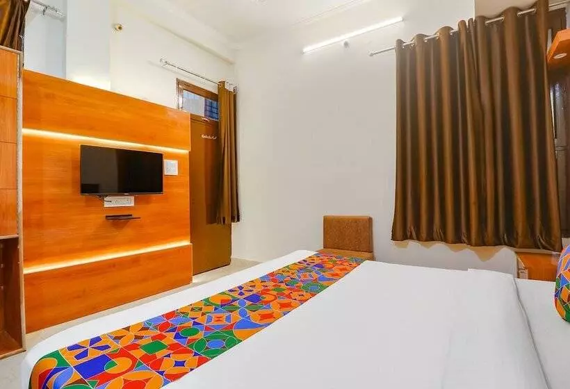 Hotelli Fabexpress Royal Villas