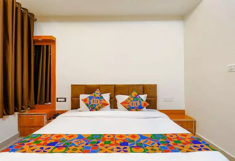 Hotelli Fabexpress Royal Villas