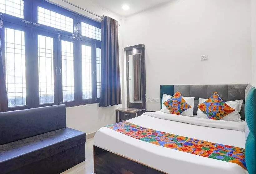 Hotelli Fabexpress Royal Villas