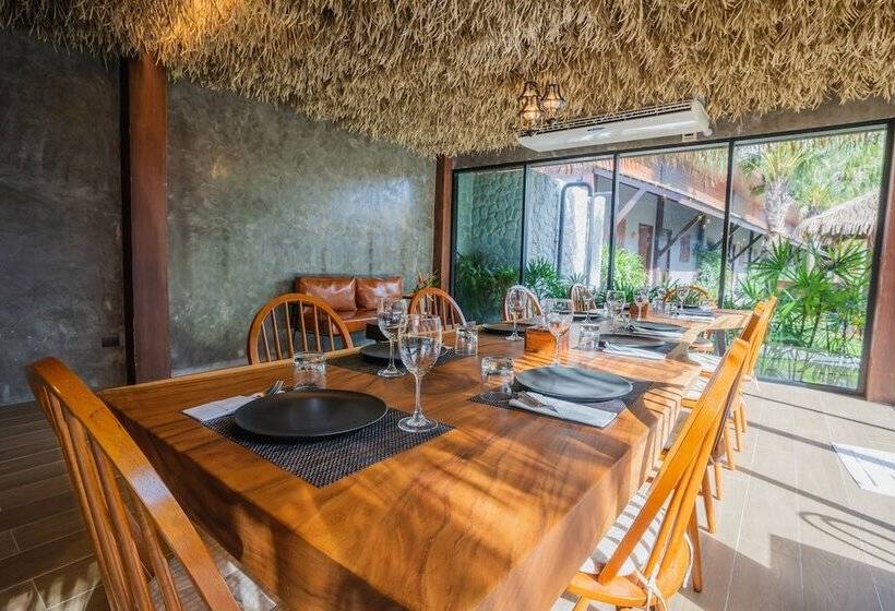 호텔 Malabar Pool Villa Phuket