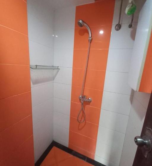 هتل Parquette 2br Gateway Ahmad Yani Cicadas Apartment