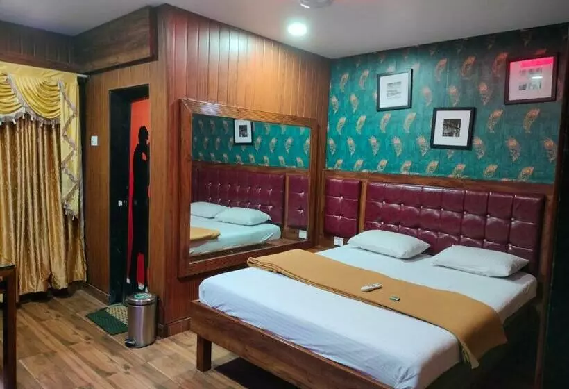 Hotelli Sunrise Lodging Manori Malad
