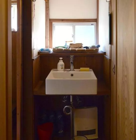 Majatalo Zokuijinkan Guesthouse 続異人館