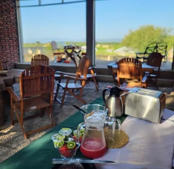 Aamiaismajoitus (B&B) Mwi Village House