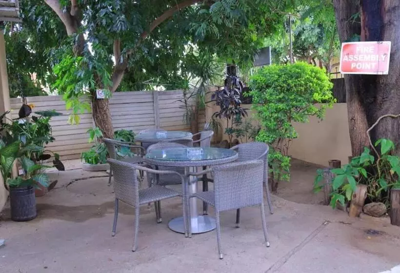 پانسیون Crown Bed & Breakfast